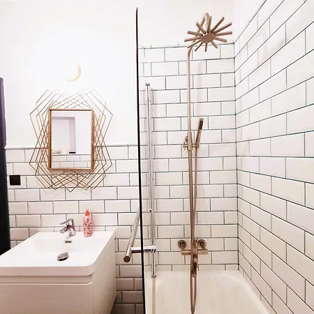 Old Town Exclusive - The Musician *