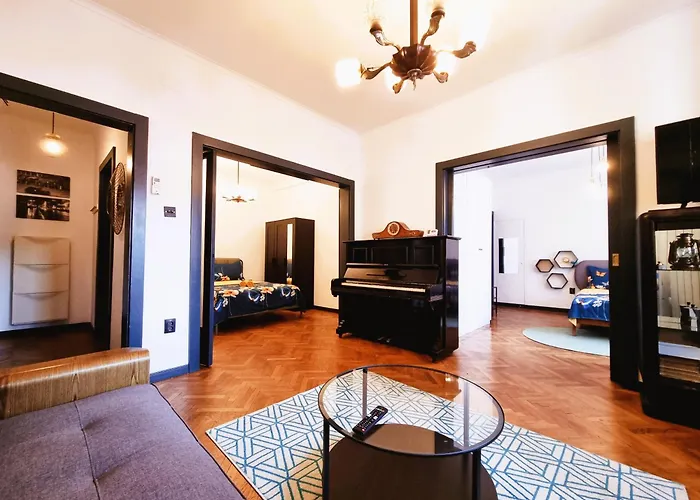 Old Town Exclusive - The Musician Appartement Boekarest