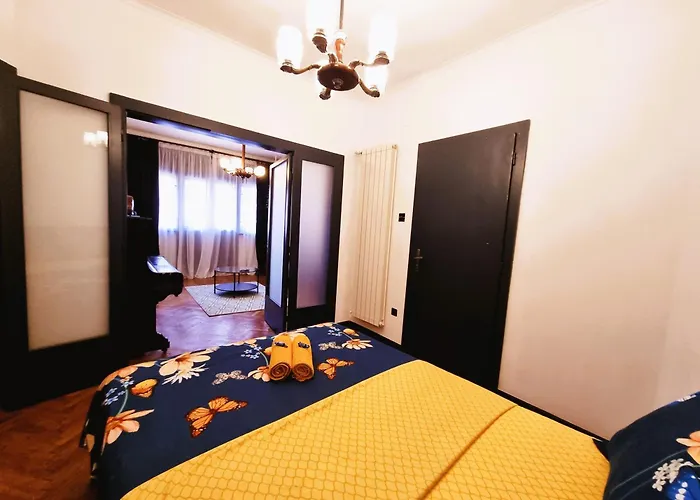 Old Town Exclusive - The Musician Bukarest